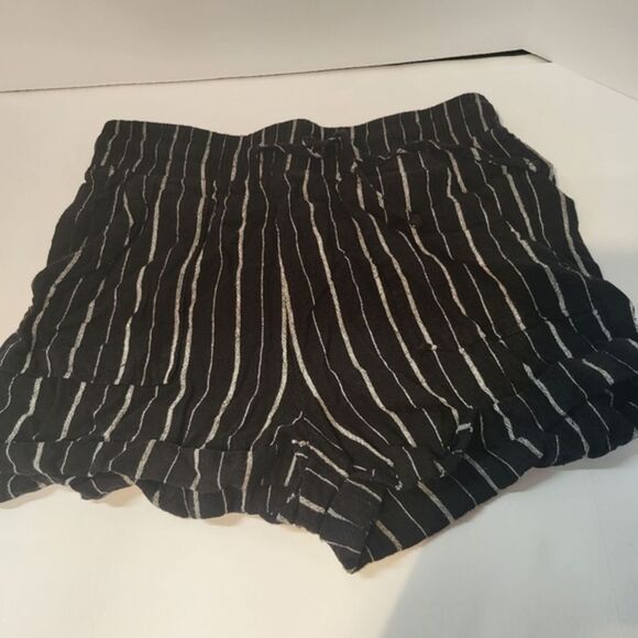 Forever 21 Pants - Forever 21 Women's Black Stripe Casual Shorts‎